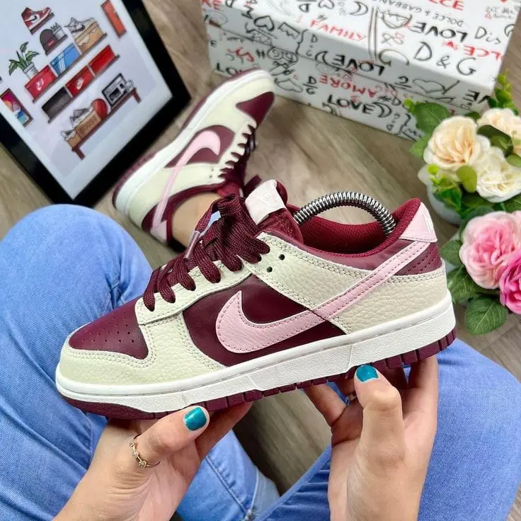 SB Dunk Valentine's